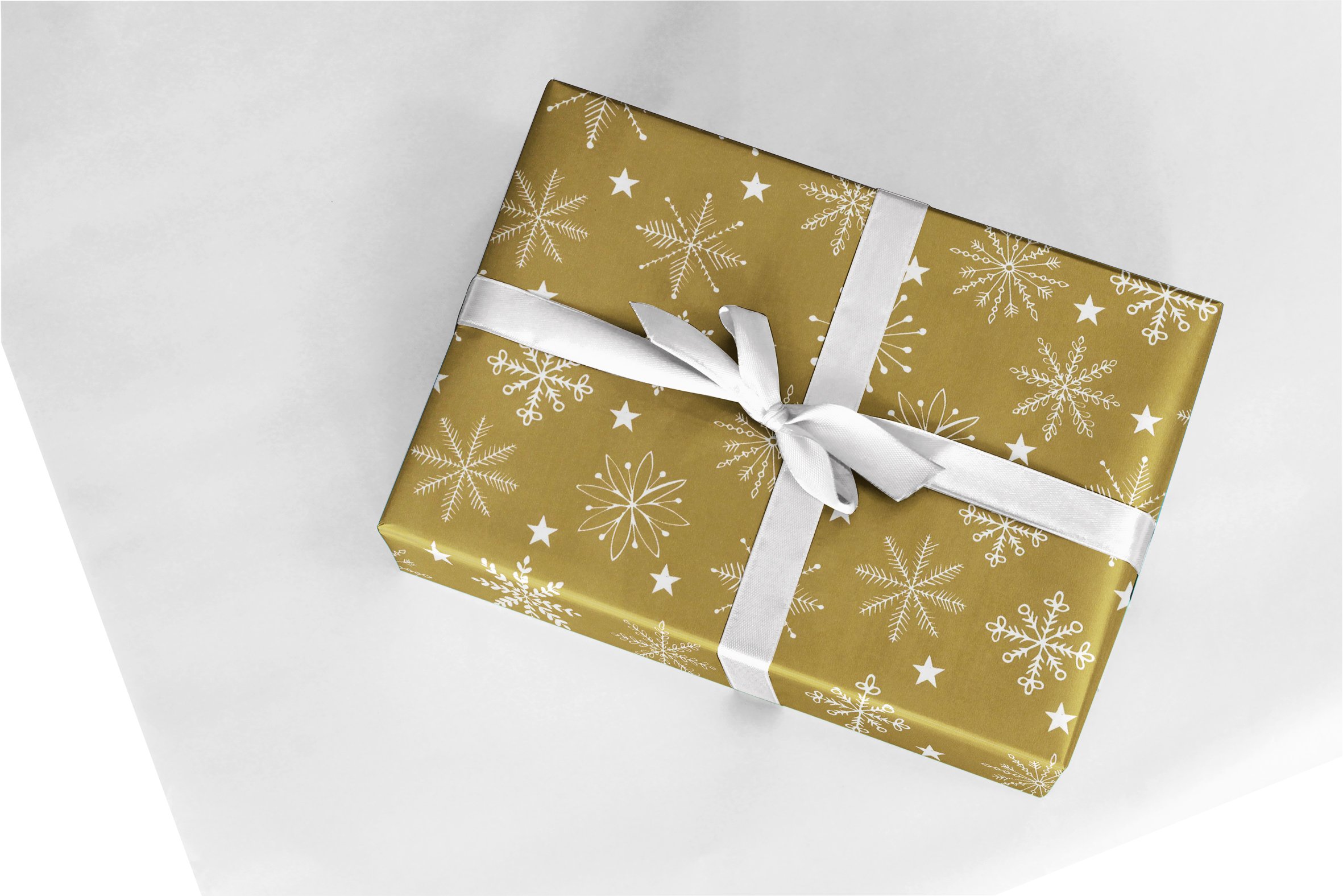 50CM X 100 GOLD WITH WHITE SNOWFLAKES